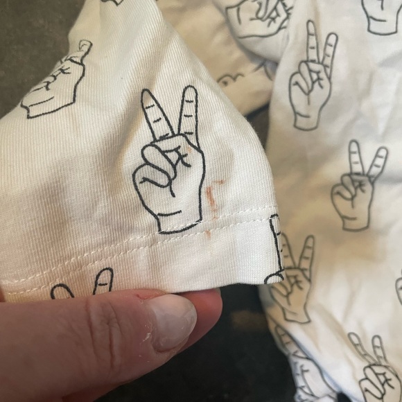 ✌🏼 Onesie - Picture 2 of 5